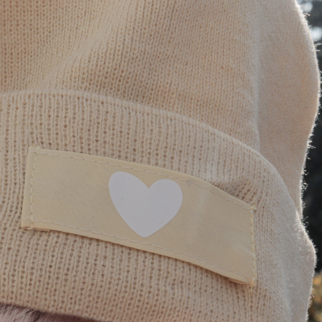 Beanie mit Herz Beige