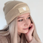 Beanie mit Herz Beige