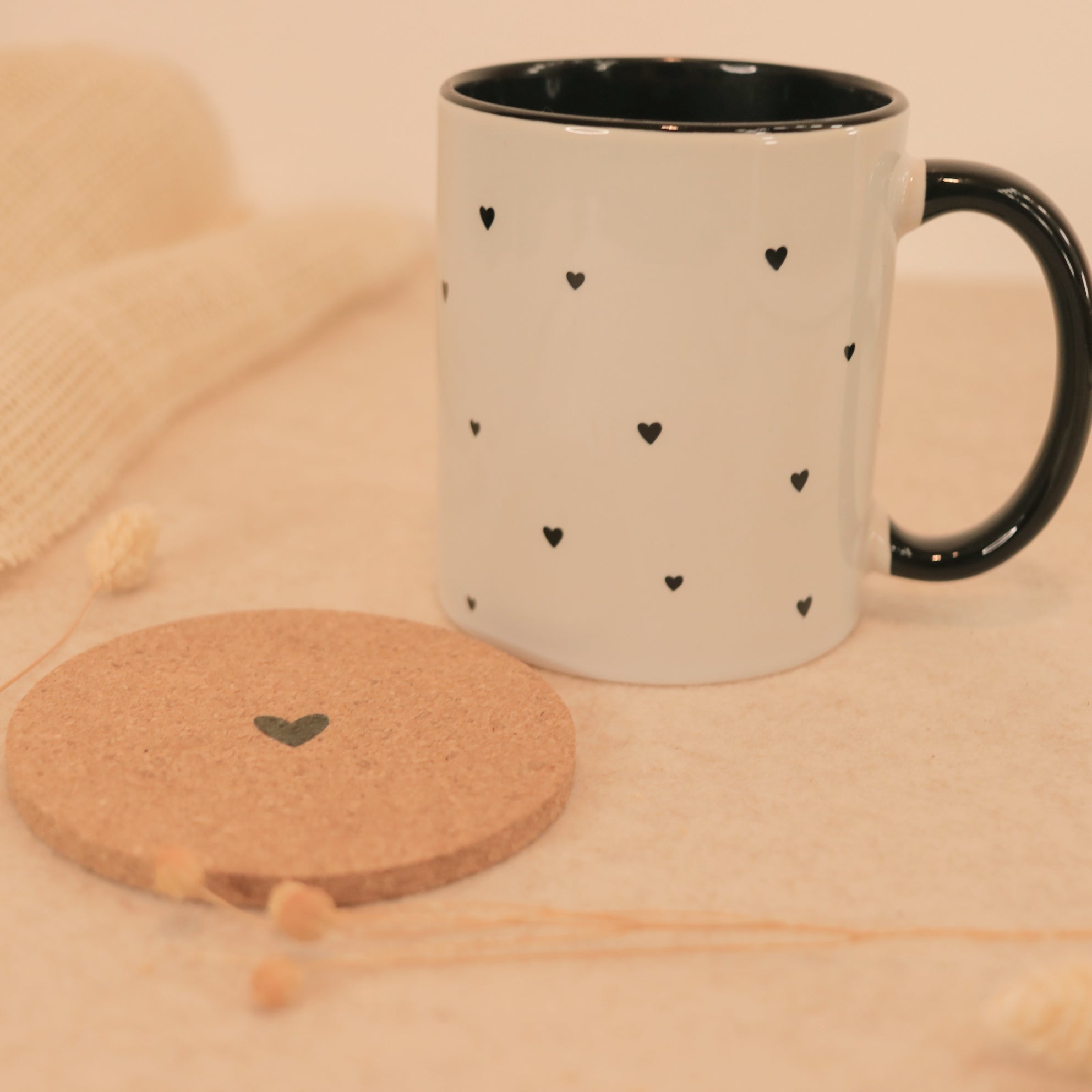 Schwarze Herzen Tasse