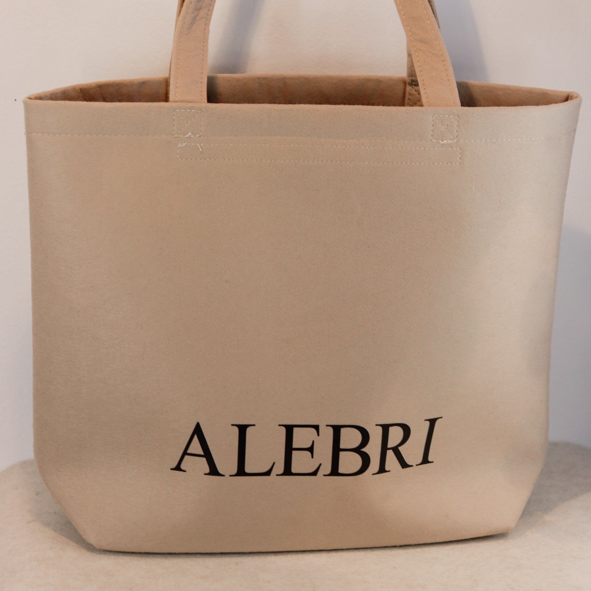 Tasche mit Herz Beige