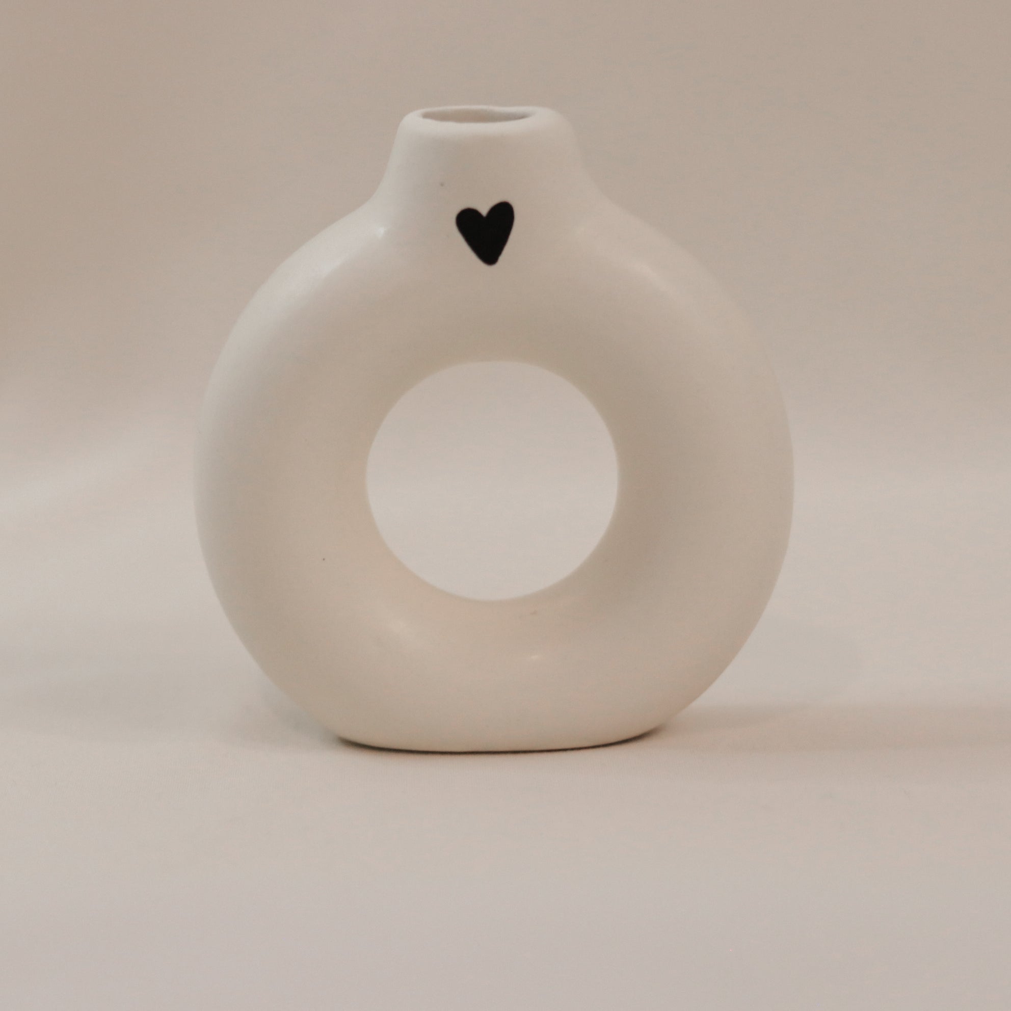 Kleine Ringvase mit Herz