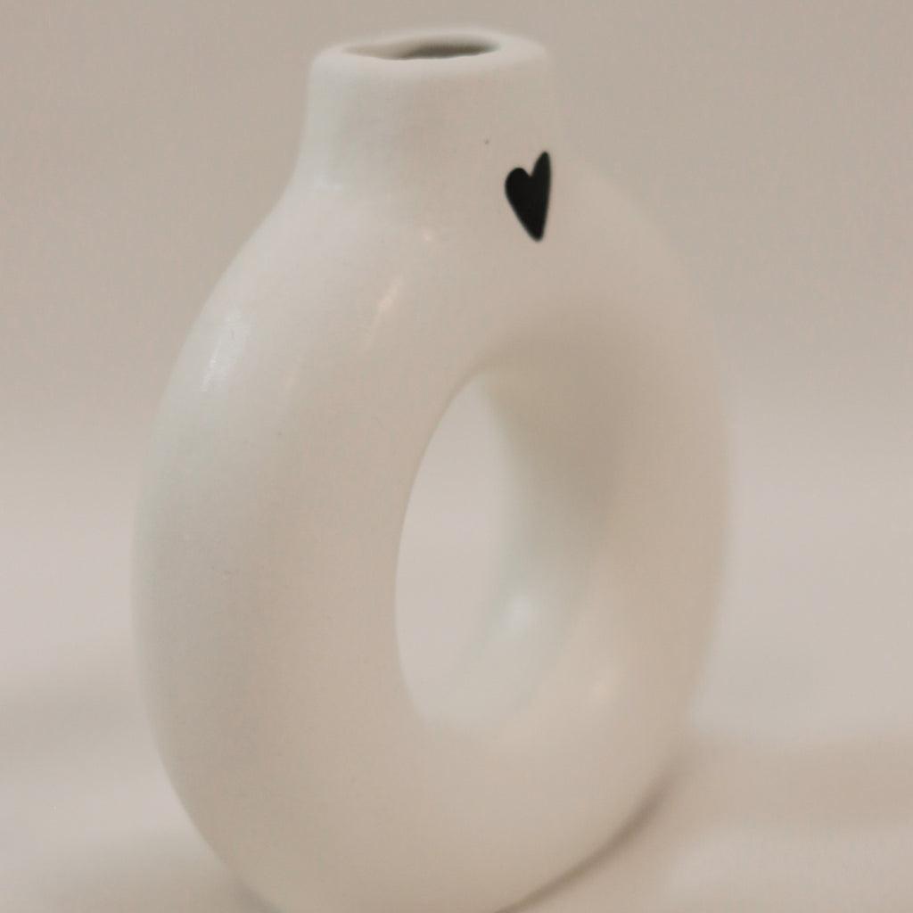 Kleine Ringvase mit Herz